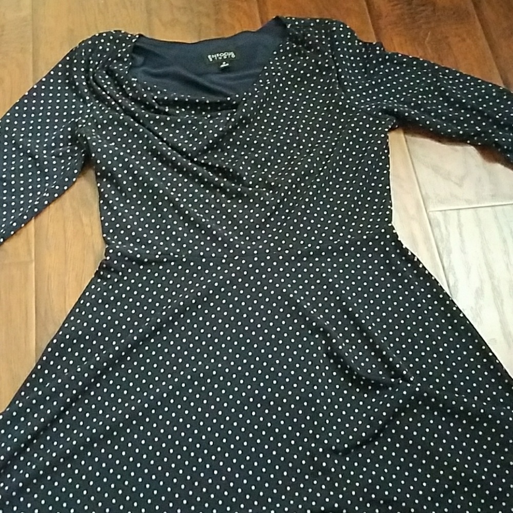 Dress - Picture 3 of 3